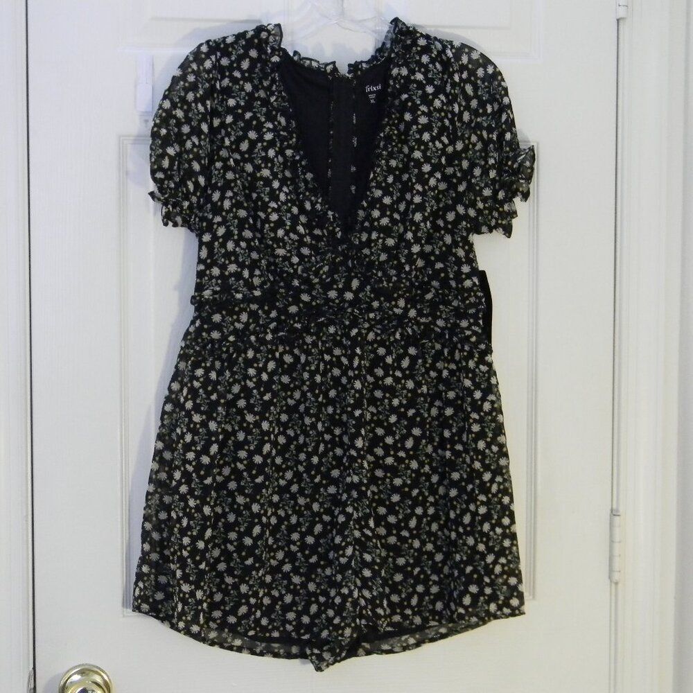 Trixxi Black Ditzy Floral Romper Black Short Set Sz XL NWT Spring Easter